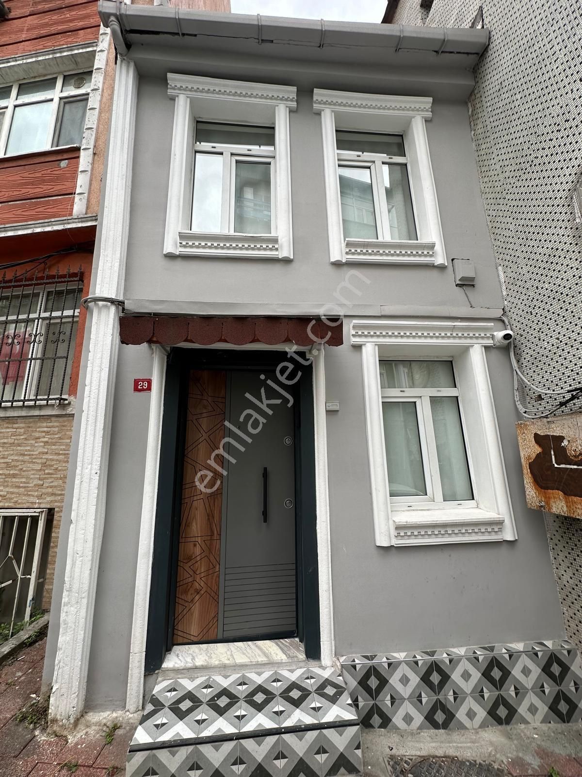 Fatih’te Airbnb Ruhsatlı Eşyalı Satılık Müstakil Ev - Görsel 15