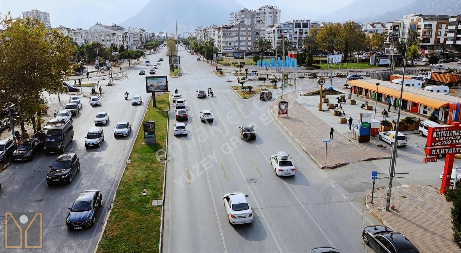 Konyaaltı Liman Satılık Daire ANA CADDE ÜZERİ, PLAJA 200MT YATIRIMLIK OTURUMLUK FIRSAT DAİRESİ