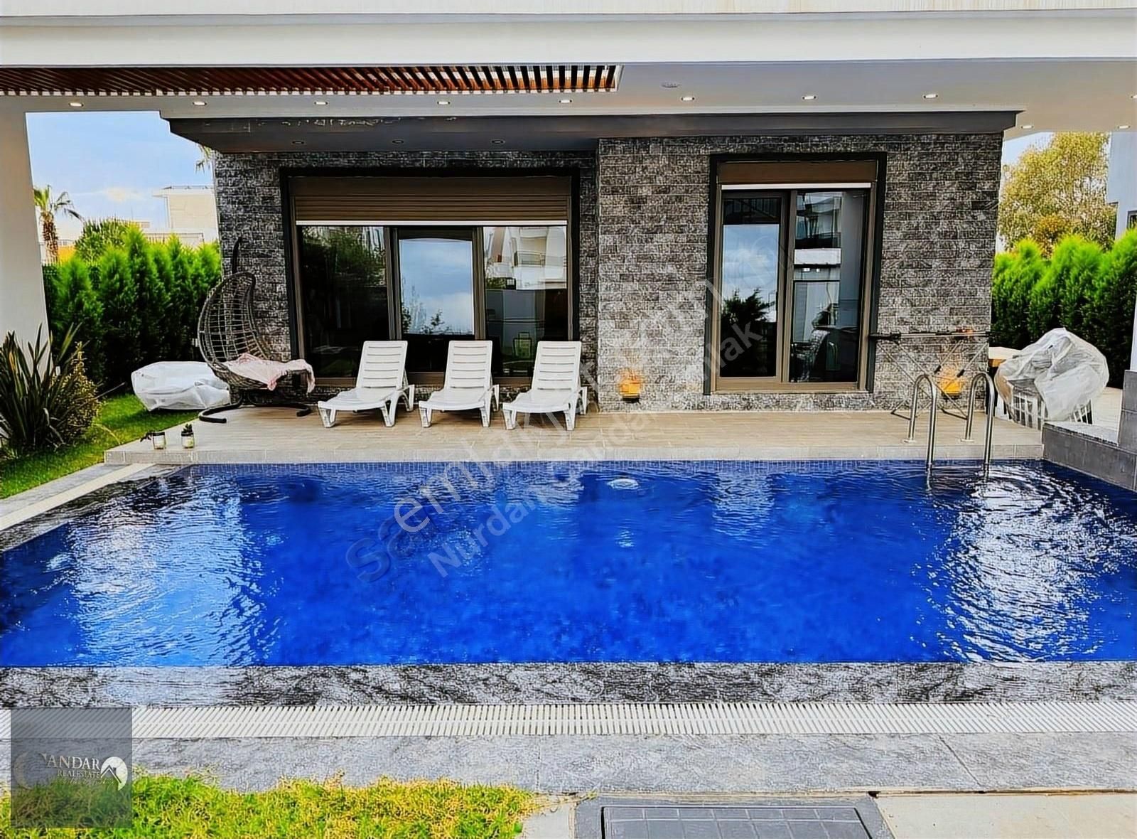 Serik Belek Satılık Villa Belek'de 3+1 triplex sıfır 200m2 özel havuzlu lüx satılık villa