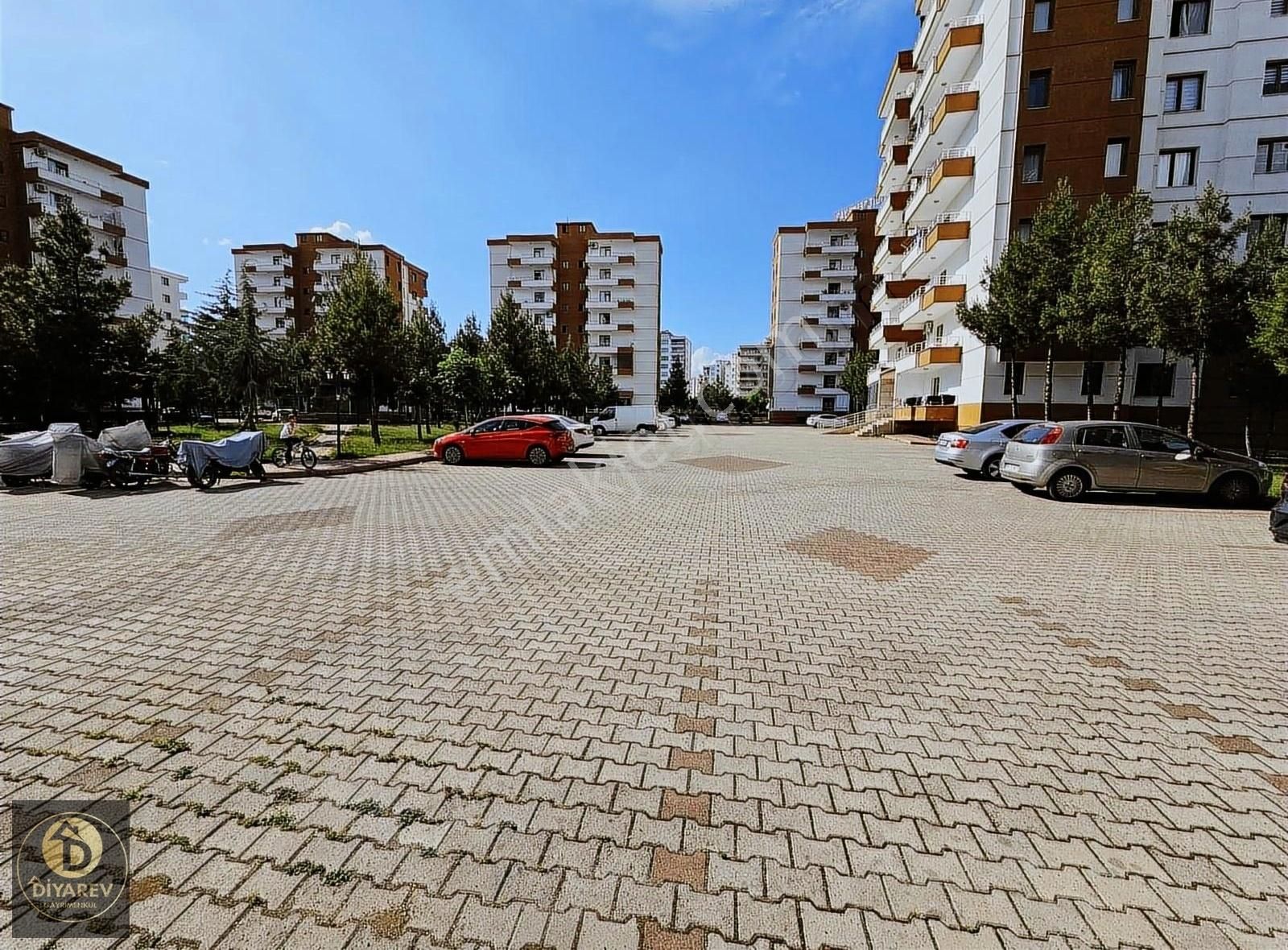 Bağlar Bağcılar Satılık Daire DİYAREV GAYRIMENKUL'DEN SATILIK DAİRE