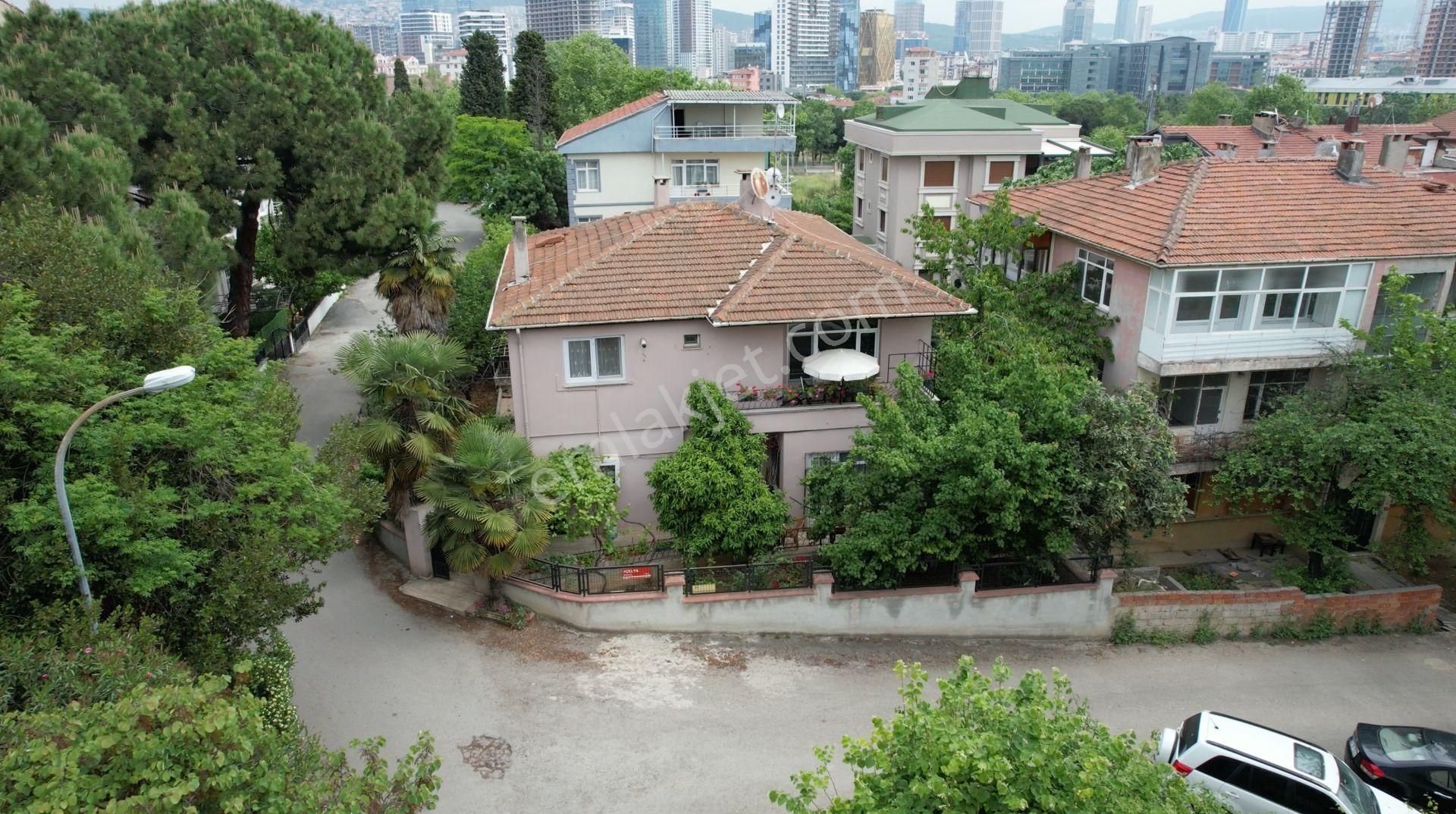 Kartal Orhantepe Satılık Villa Dragos da Bahçeli Villa