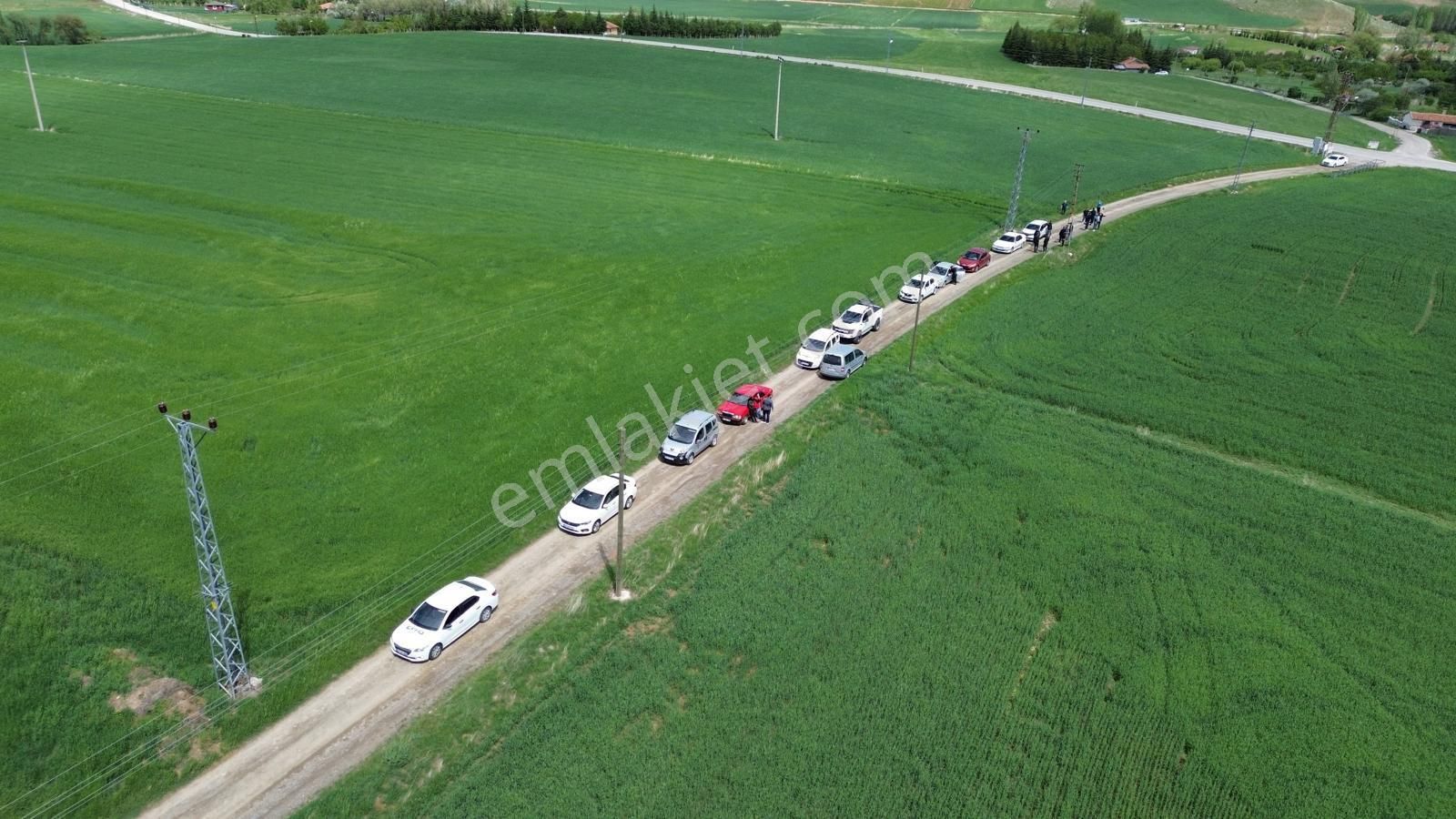 Mamak Küçük Kayaş Satılık Daire Elmadağ Merkezde 130 Mtr Telle Cevrili Şu İçinde Teslim Hobi Bahcesi