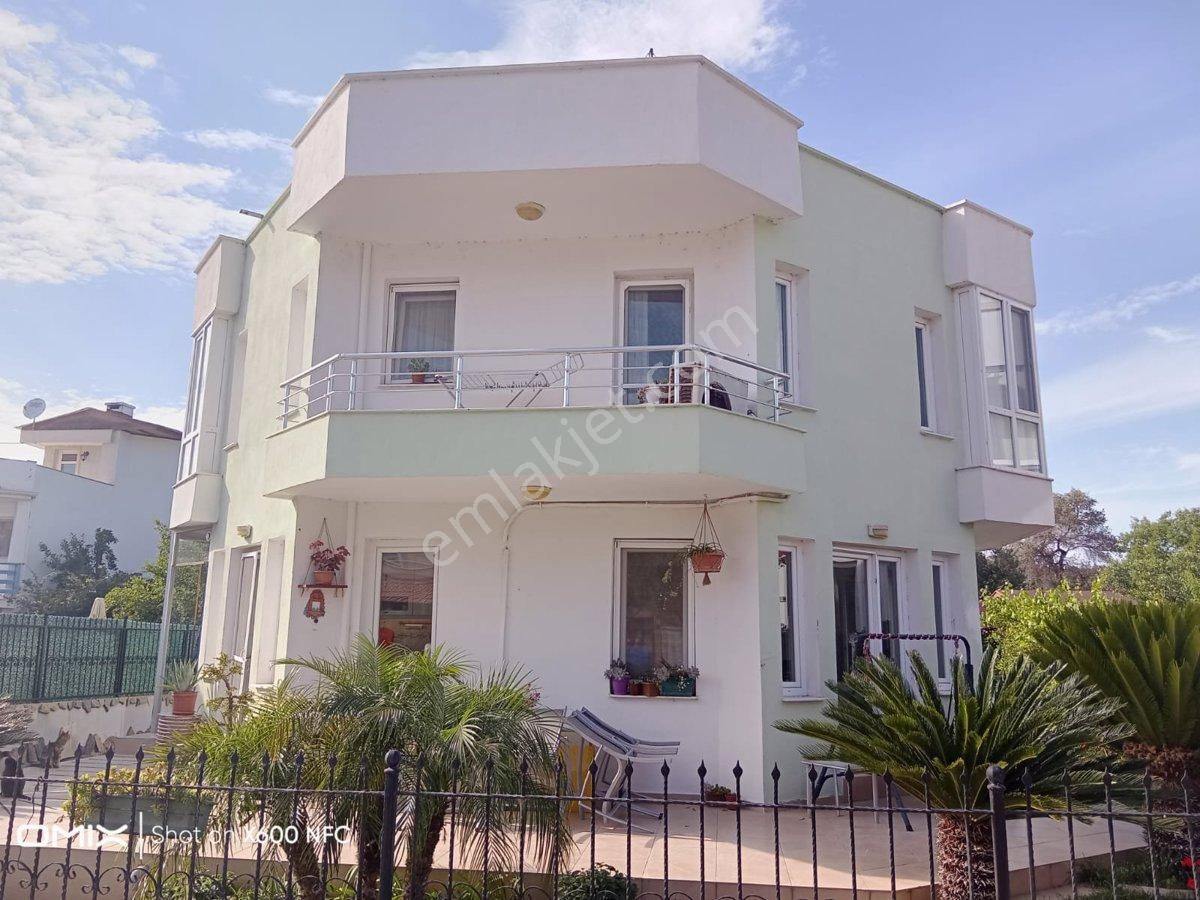 Urla Özbek Satılık Villa URLA ÖZBEK MAHALLESİ 3+1 TAM MÜSTAKİL VİLLA