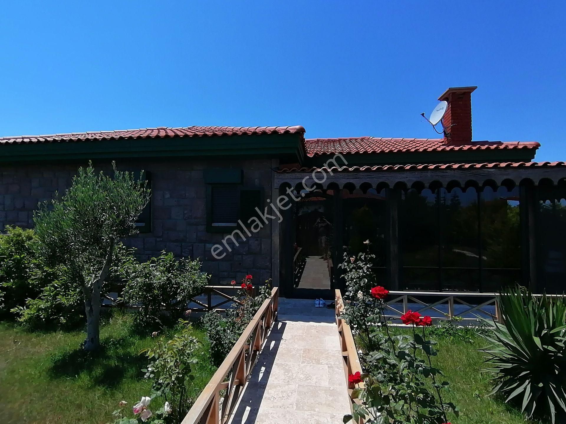 Bozcaada Alaybey Satılık Villa  ÇANAKKALE BOZCAADA ALAYBEYDE 1500 M2 BAHÇELİ 3+ 1 SATILIK VİLLA