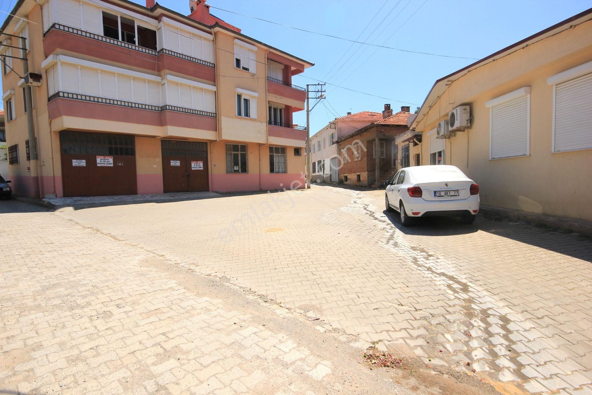 Burhaniye Pelitköy Satılık Köy Evi ✅AKTİF'TEN BURHANİYE PELİTKÖY KÖY İÇİNDE AVLULU 1+0 AHŞAP EV ✅