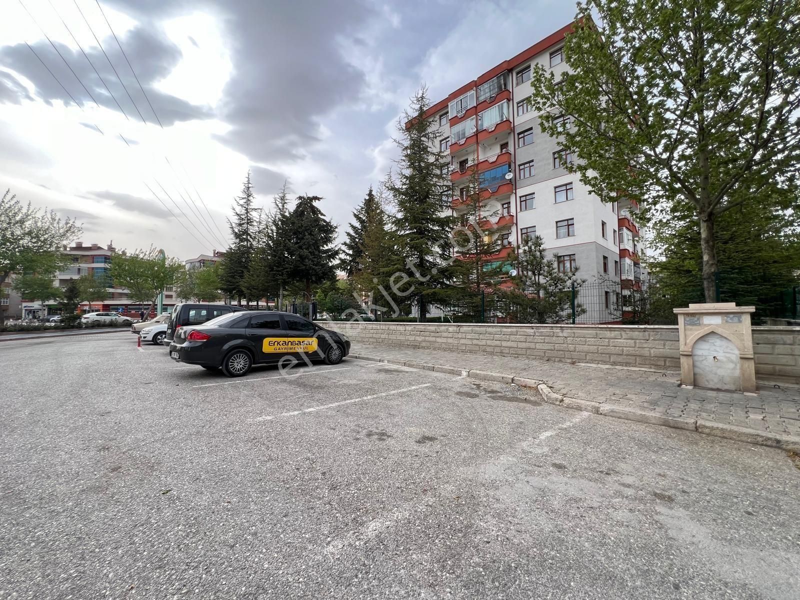 Selçuklu Şeyh Şamil Satılık Daire BARIŞ CADDESİNE CEPHE REAL A.V.M KARŞISI 2+1 ARAKAT SATILIK DAİRE 