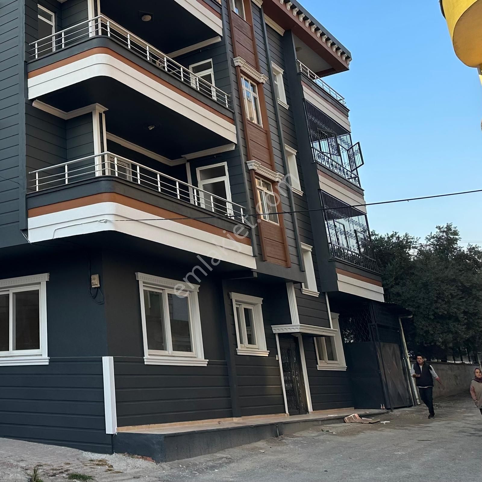 Yenişehir Batıkent Satılık Daire Yenişehir Batıkent Şahin tepesi'nde satılık komple bina daireler 3+1 geniş ferah