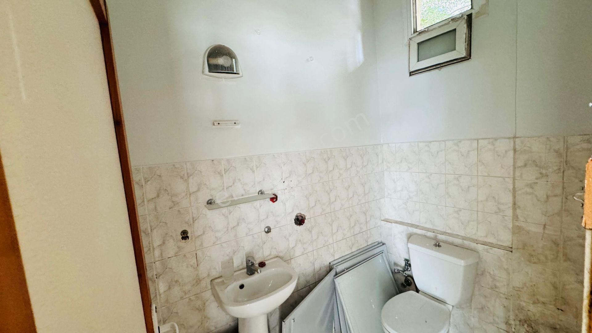 Buca Tıp Merkezi Yanında Merkezi Konumda Satılık Dükkan - Görsel 14