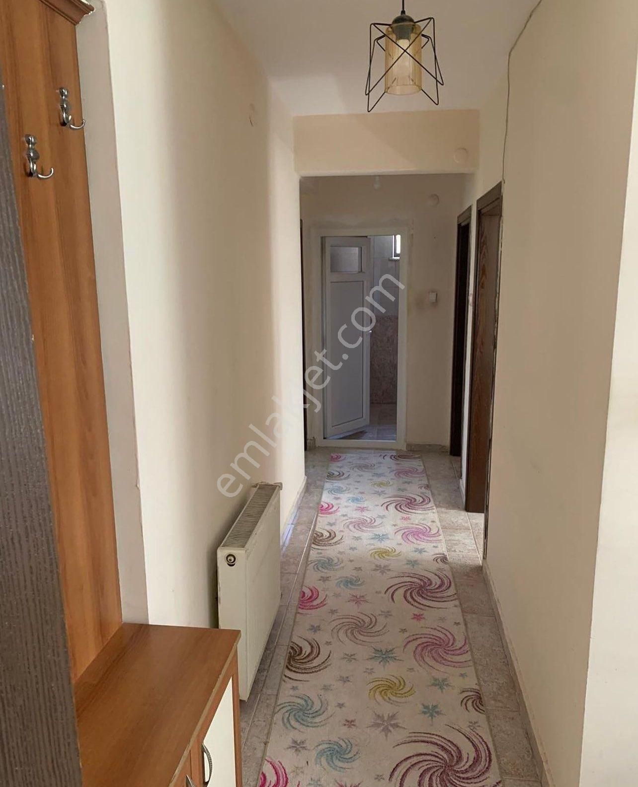 Isparta/merkez- i̇yaş mevki̇ nüfus müdürlüğü yani ev konsepti̇ ara kat 80m2 mutfak ayri 3 odali ki̇ralik
