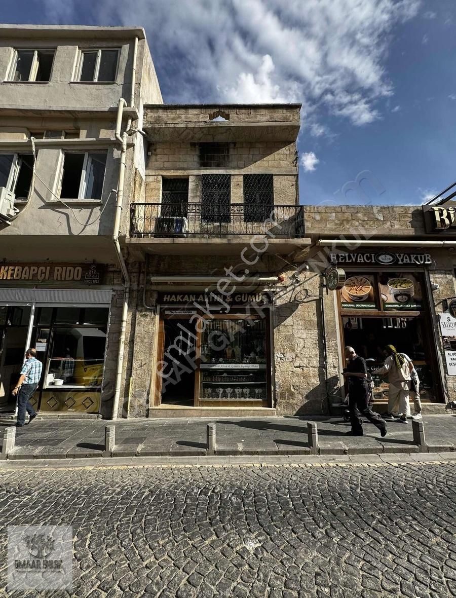 Artuklu Şehidiye Satılık Köşk ÇARŞININ DİBİNDE SATILIK 3 KATLI OTEL YAPIMINA UYGUN MESKEN...