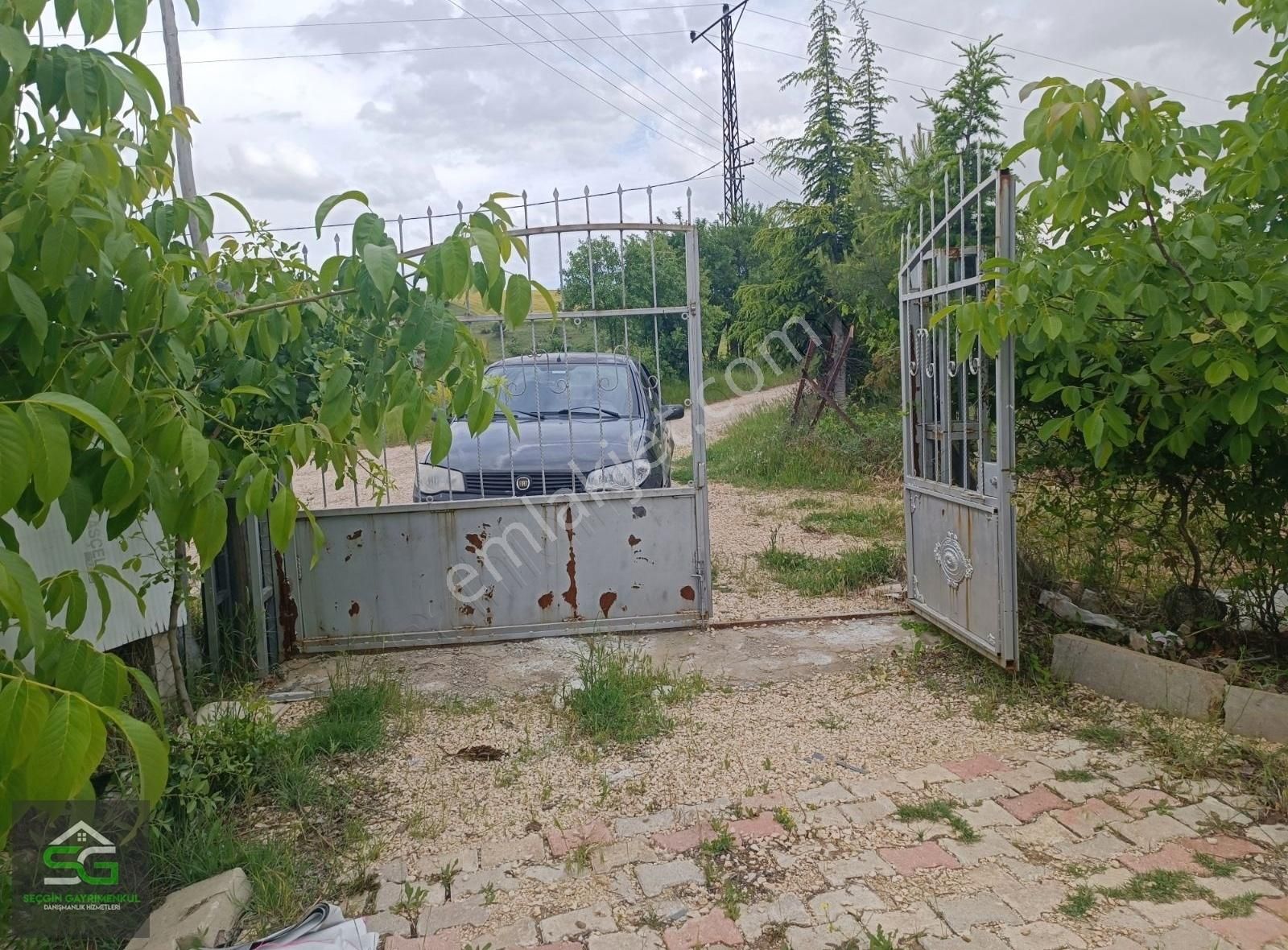 Elazığ Merkez Obuz Köyü Satılık Tarla ELAZIĞ/MERKEZ/OBUZ'DA HAZIR KURULU 2 ADET EVİ OLAN SATILIK BAHÇE