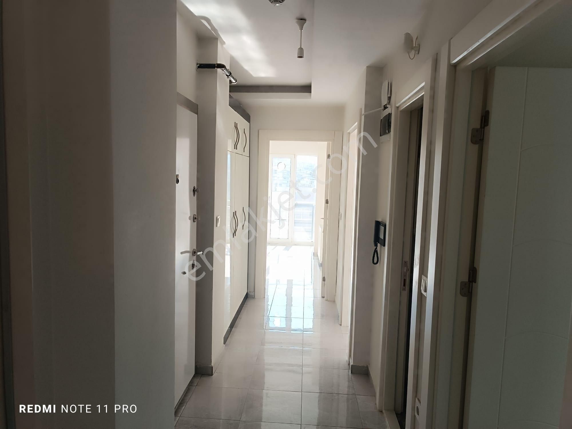 Burgaz Mahallesinde Denize Yürüme Mesafesinde Deniz Gören Havuzlu Kiralık Daire