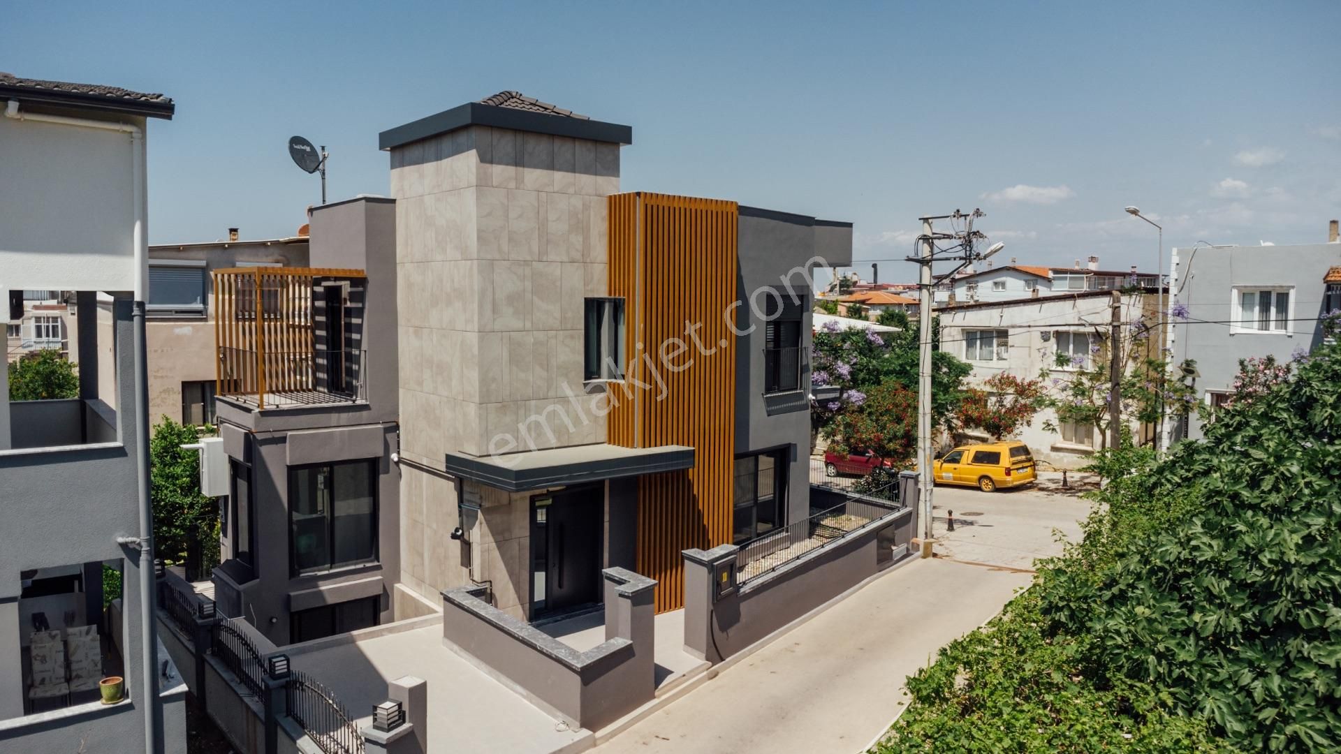 Urla Zeytinalanı Satılık Villa  İyi Günler’den Satılık; Zeytinalanı, Urla’da Tam Müstakil Villa