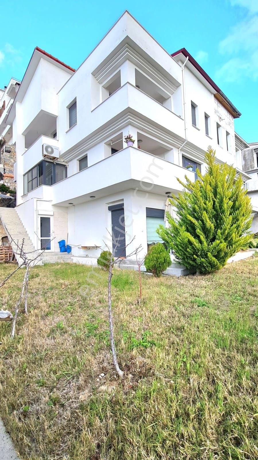 Kuşadası Bayraklıdede Satılık Villa Bayraklıdede'de Full Manzaralı Geniş Lüx 6+2 Villa