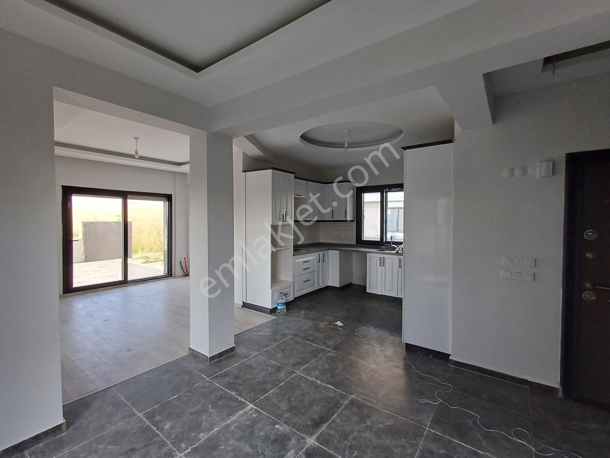 Dikili Güven Emlak’tan Kabakum Mahallesinde Denize Yakın Satılık 4+1 Villa - Görsel 14