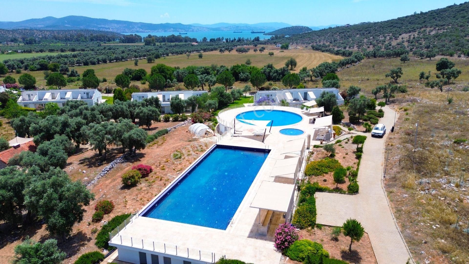 Milas Kıyıkışlacık Satılık Villa Kıyıkışlacık'ta Havuzlu Özel Sitede Satılık 3+1 Dubleks Villa