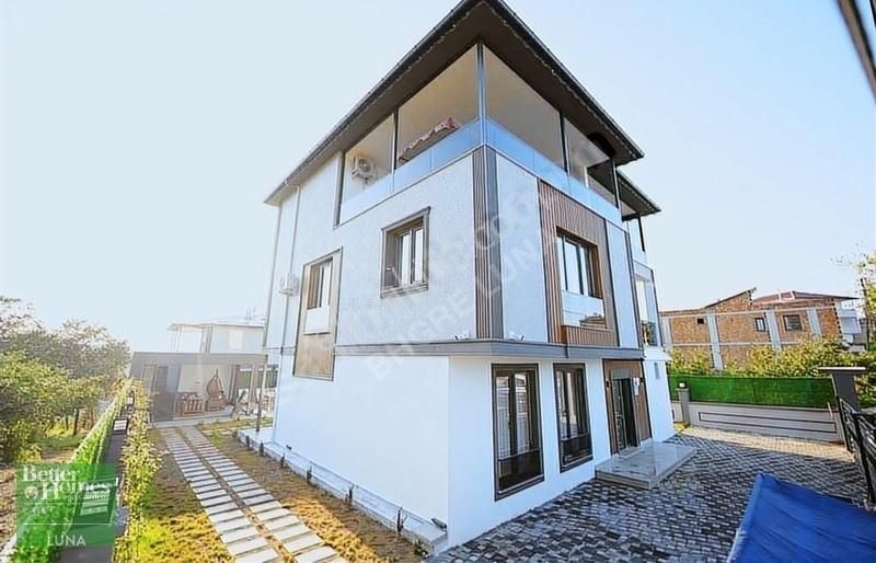 Araklı Kalecik Satılık Villa ARAKLI MERKEZE YAKIN FIRSAT SATILIK HAVUZLU VİLLA /// BHGRE LUNA