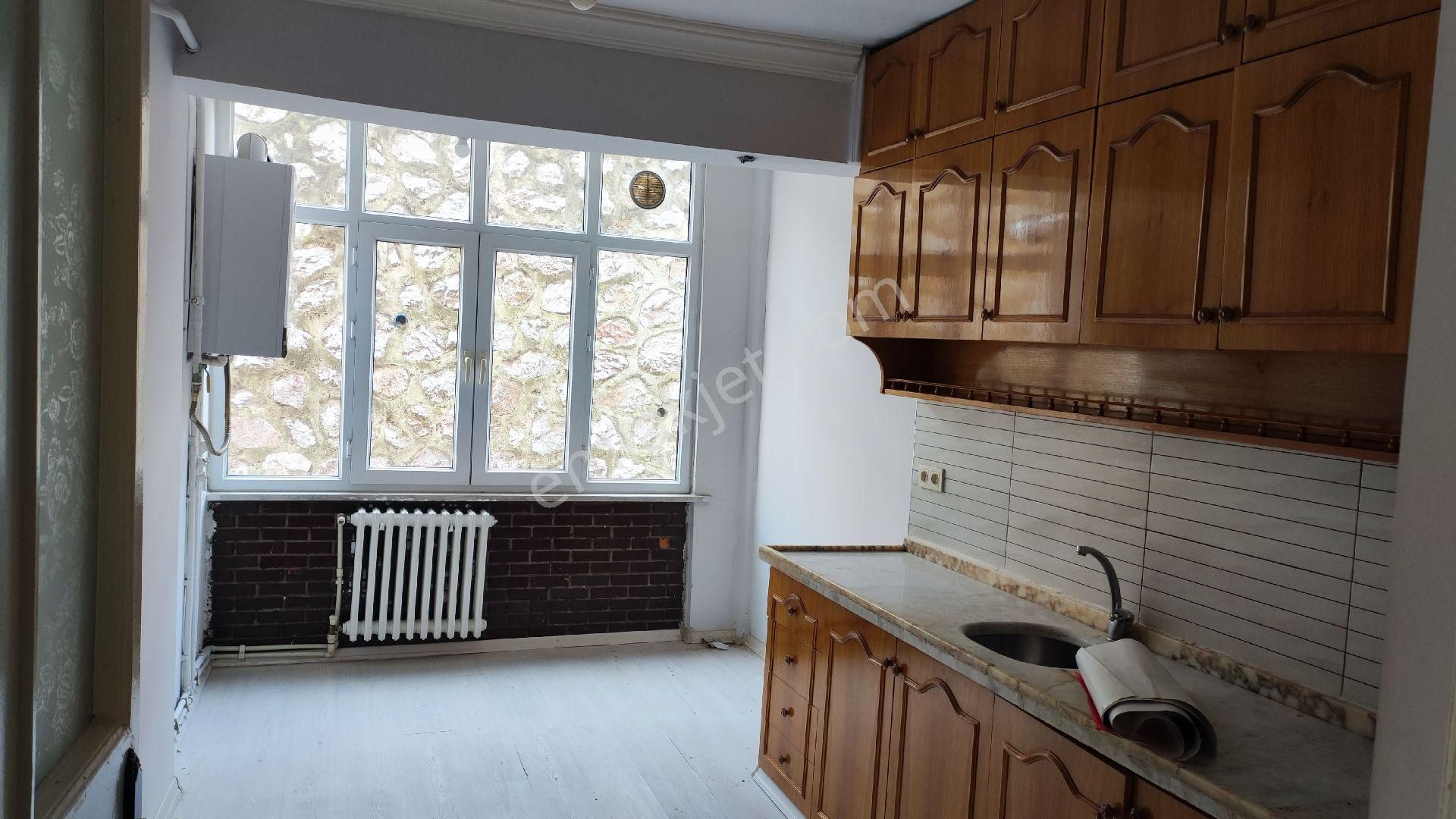 Körfez Fatih Satılık Daire KÖRFEZ FATİH MH 3+1 120 M² SATILIK DAİRE