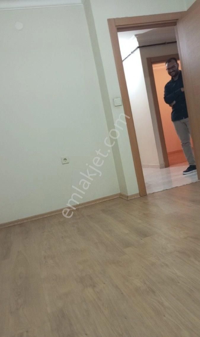 Küçükçekmece Cumhuriyet Kiralık Daire Göze Emlaktan Cumhuriyet  Mh Kiralık  2+1 Bahçe Katı Daire