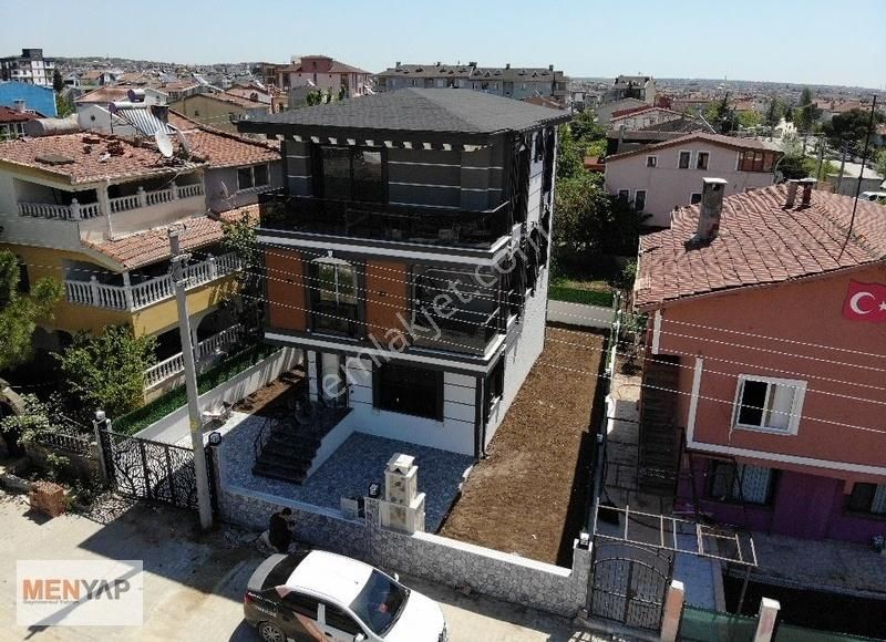 Marmaraereğlisi Yeniçiftlik Satılık Villa MARMARA EREĞLİSİ YENİÇİFTLİK MERKEZDE PARKA CEPHE MÜSTAKİL VİLLA