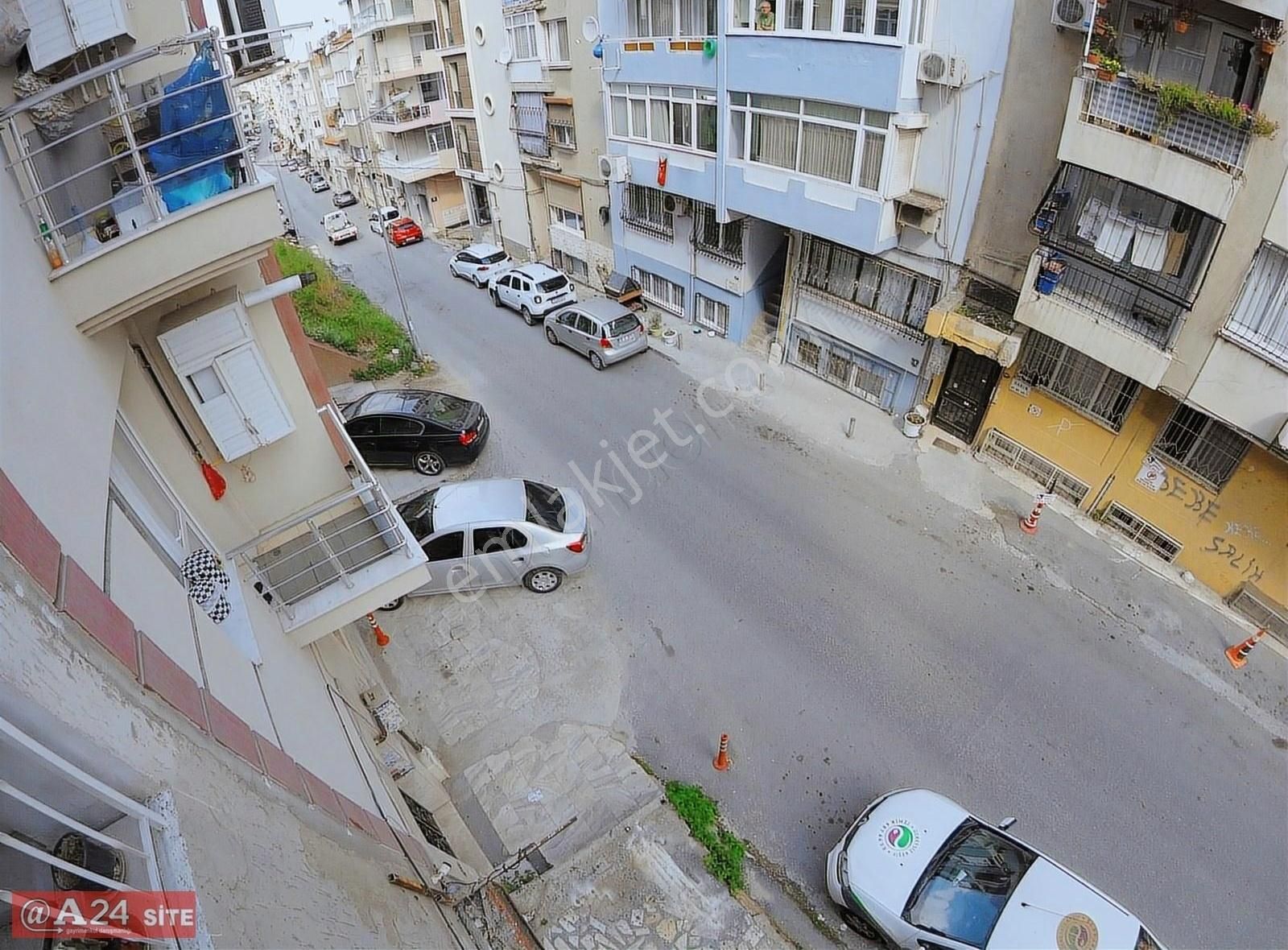 Konak Barbaros Satılık Daire Konakta Satılık Daire Barbaros H.R.Paşa Üstü 3+1 130 m² Depolu