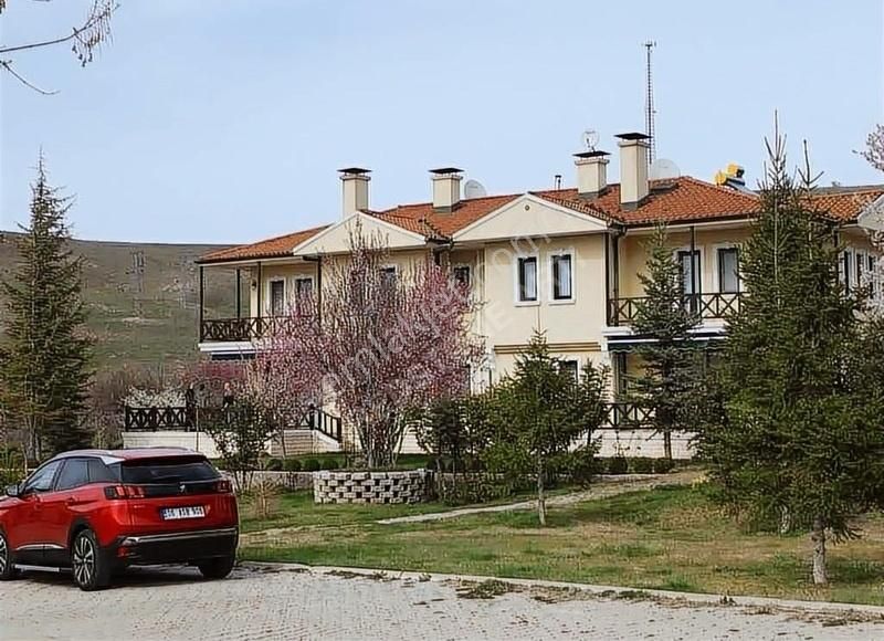 Bala Beynam Satılık Villa BEYNAM KONAKLARINDA ŞEREFİYESİ YÜKSEK GÜVENLİKLİ YÜZME HAVUZLU