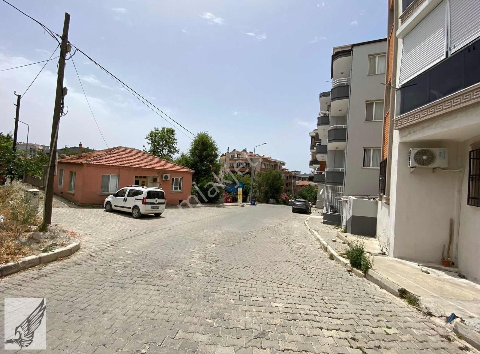 Seferihisar Hıdırlık Satılık Daire HIDIRLIK MAH.ÇARŞI MERKEZİNE YAKIN EŞYALI SATILIK 1+1 DAİRE..