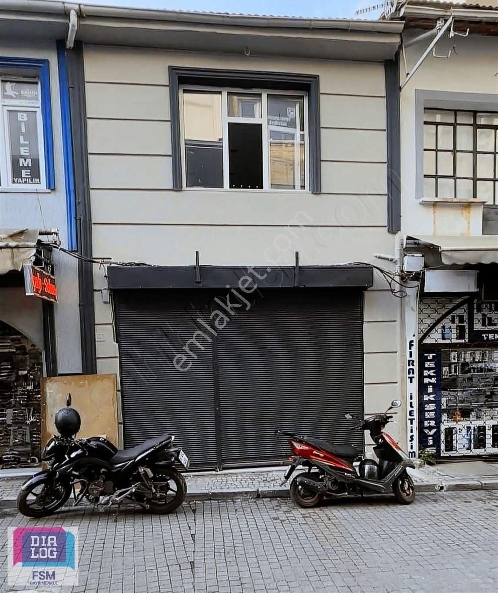 Osmangazi Alacamescit Satılık Dükkan & Mağaza Cumhuriyet cad. girişinde satılık 3 katlı işyeri