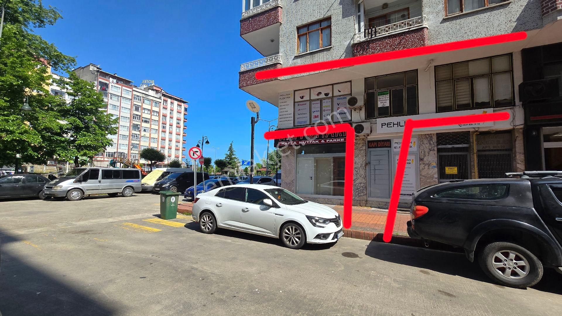 Rize Merkez Ekrem Orhon Kiralık Dükkan & Mağaza TAŞÇİOĞLU EMLAKTAN KİRALİK 50m2 HAZIR KURULU OFİS SAHİL CAMİ ÖNÜNDE KÖŞE YOL ÜZERİNDE -