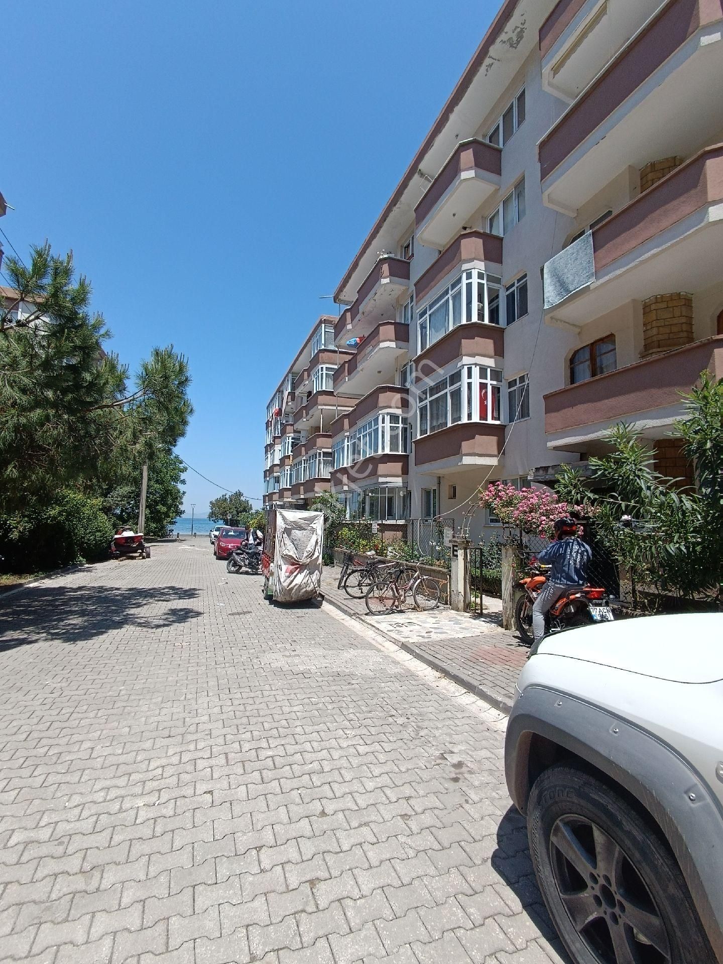 Çiftlikköy Deniz Manzaralı Güzel Kent Sitesinde Satılık 2+1 Daire - Görsel 6