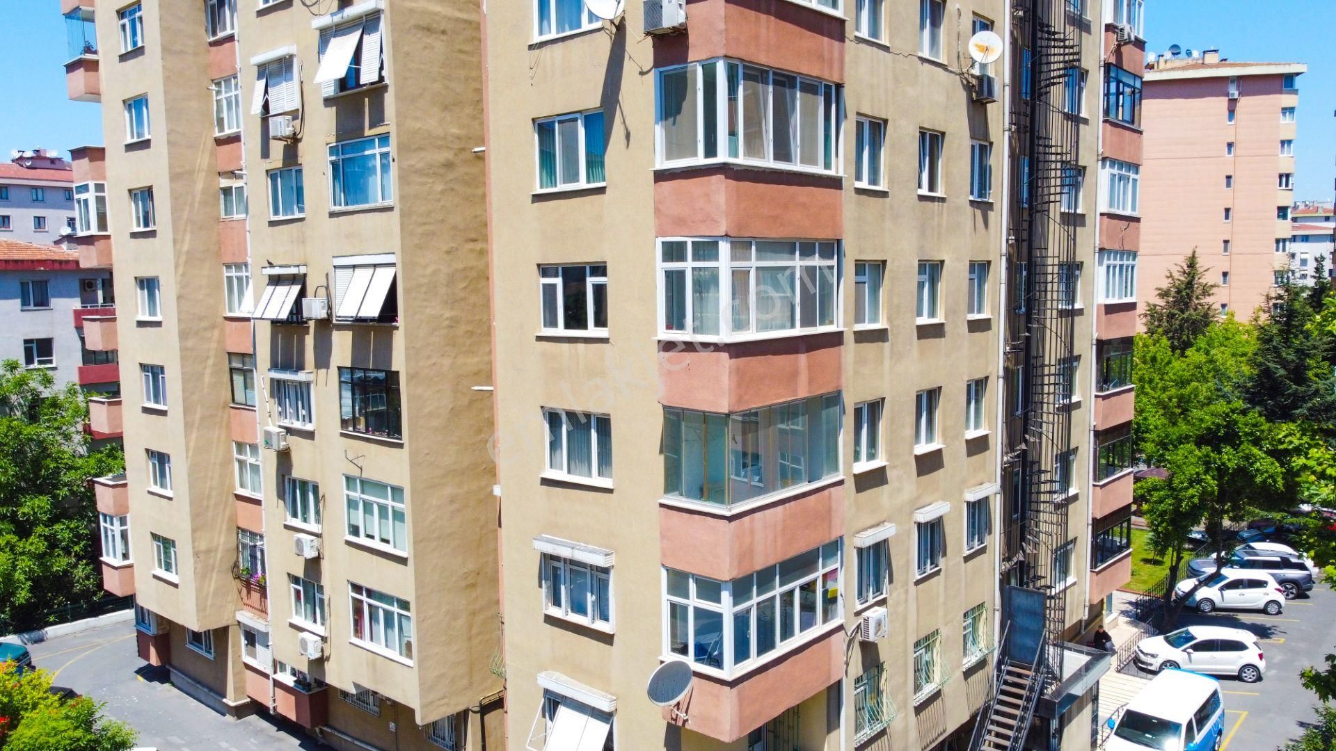 Kadıköy 19 Mayıs Satılık Daire  KOZYATAĞI İNÖNÜ CADDESİNDE SATILIK DAİRE