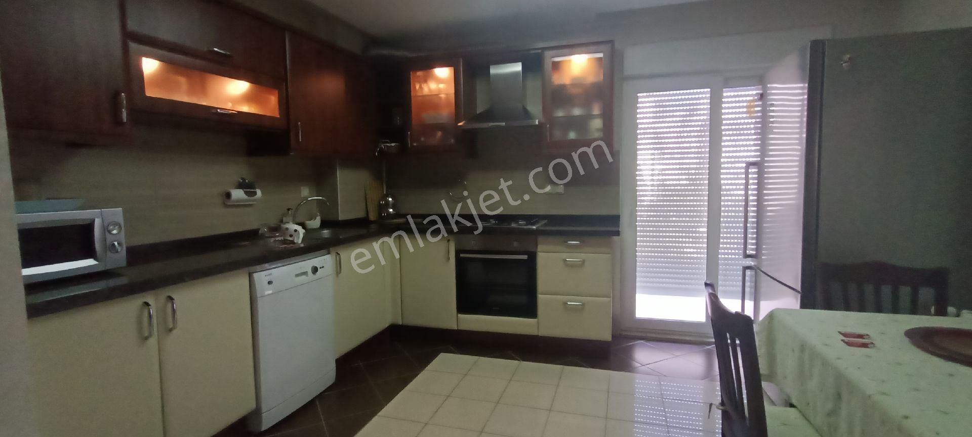 Konyaaltı Uluç Kiralık Daire  ANTALYA KONYAALTI ULUÇ KONAKLAR BÖLGESİNDE HAVUZLU SİTE İÇİNDE FULL EŞYALI KİRALIK 3+1  DAİRE