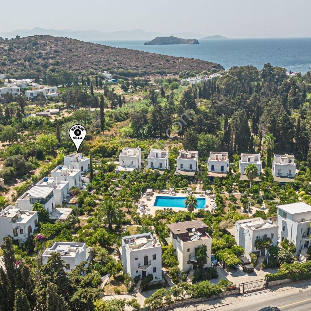 Bodrum Gümüşlük Satılık Villa  GÜMÜŞLÜK BUTİK SİTE İÇİNDE 4+1 KÖŞE VİLLA 