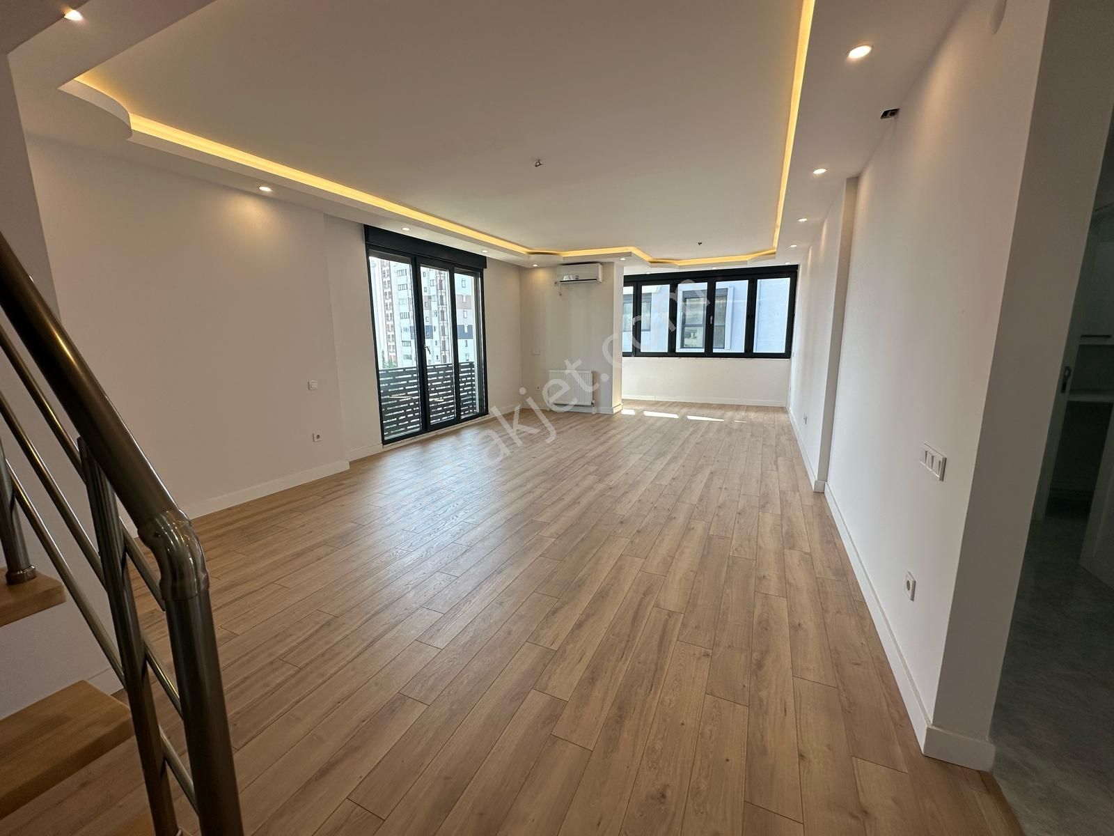 Kadıköy Bostancı Satılık Daire  MET'DEN KAPANMAZ DENİZ MANZARALI TERASLI 220 M2 2017 YAPIMI 3+2 DUBLEKS