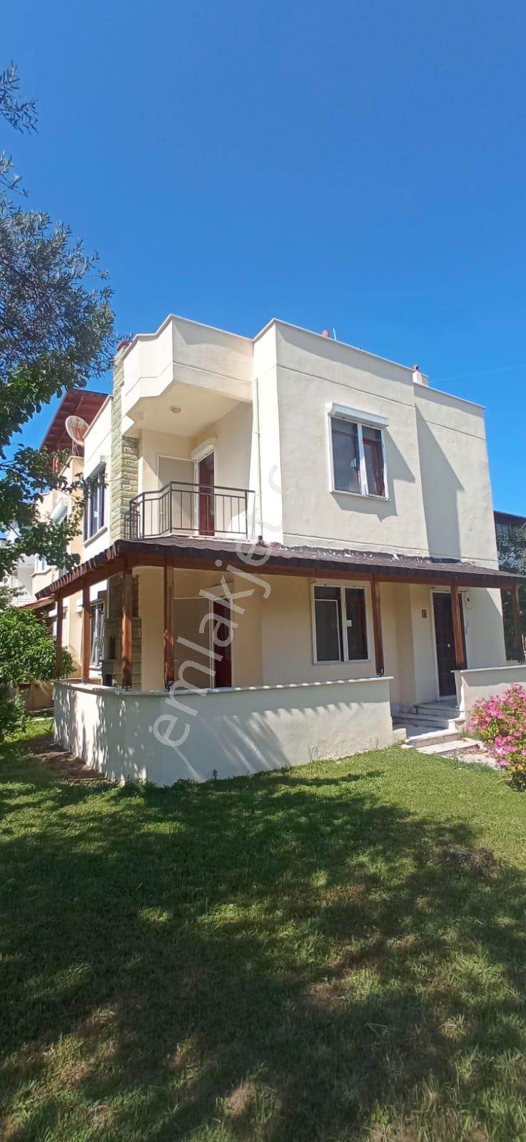 Edremit Altınoluk Kiralık Villa  ARGUVAN EMLAK TAN ALTINOLUK FENER BÖLGESİNDE KİRALIK VİLLA 