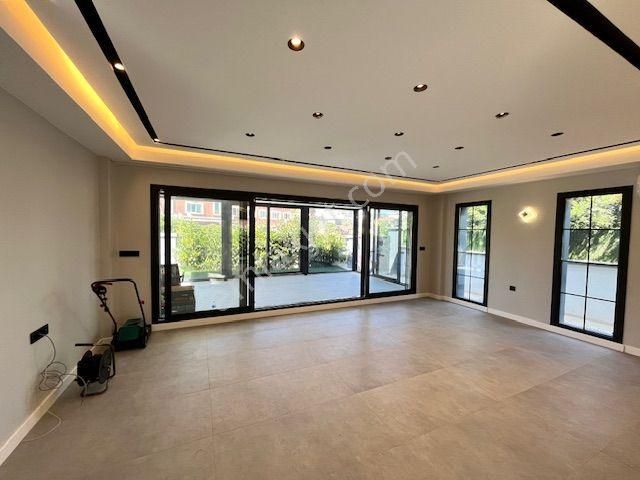 Seferihisar Villalar Bölgesinde, Kış Bahçeli, Teraslı Emsalsiz Lüks Villa - Görsel 4