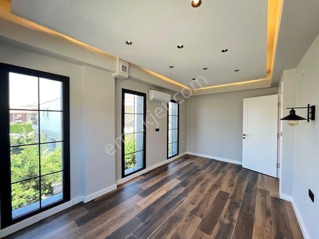 Seferihisar Villalar Bölgesinde, Kış Bahçeli, Teraslı Emsalsiz Lüks Villa - Görsel 15