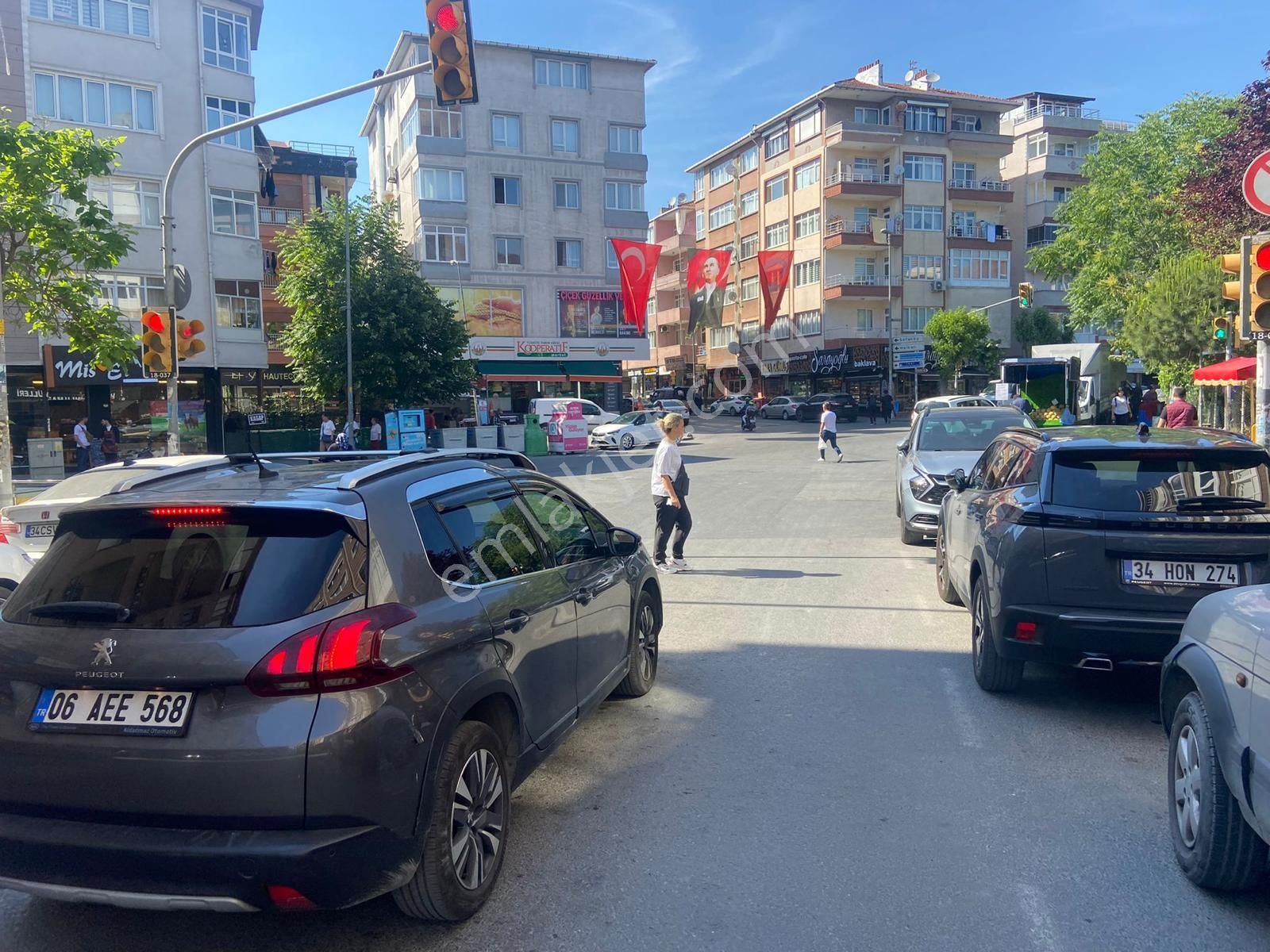 Küçükçekmece Cennet Satılık Dükkan & Mağaza  BARIŞ'TAN CENNET MAHALLESİNDE CADDE ÜZERİ (DÖRT YOL AĞZI) DÜKKAN