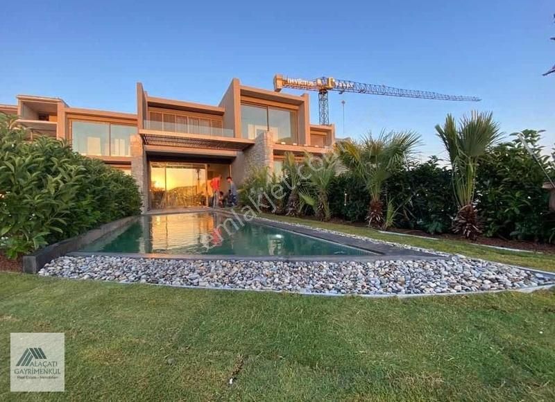 Çeşme Celal Bayar Satılık Villa ALAÇATI GAYRİMENKULDEN İNVİCTUS SUNSET ILICA SATILIK VİLLA