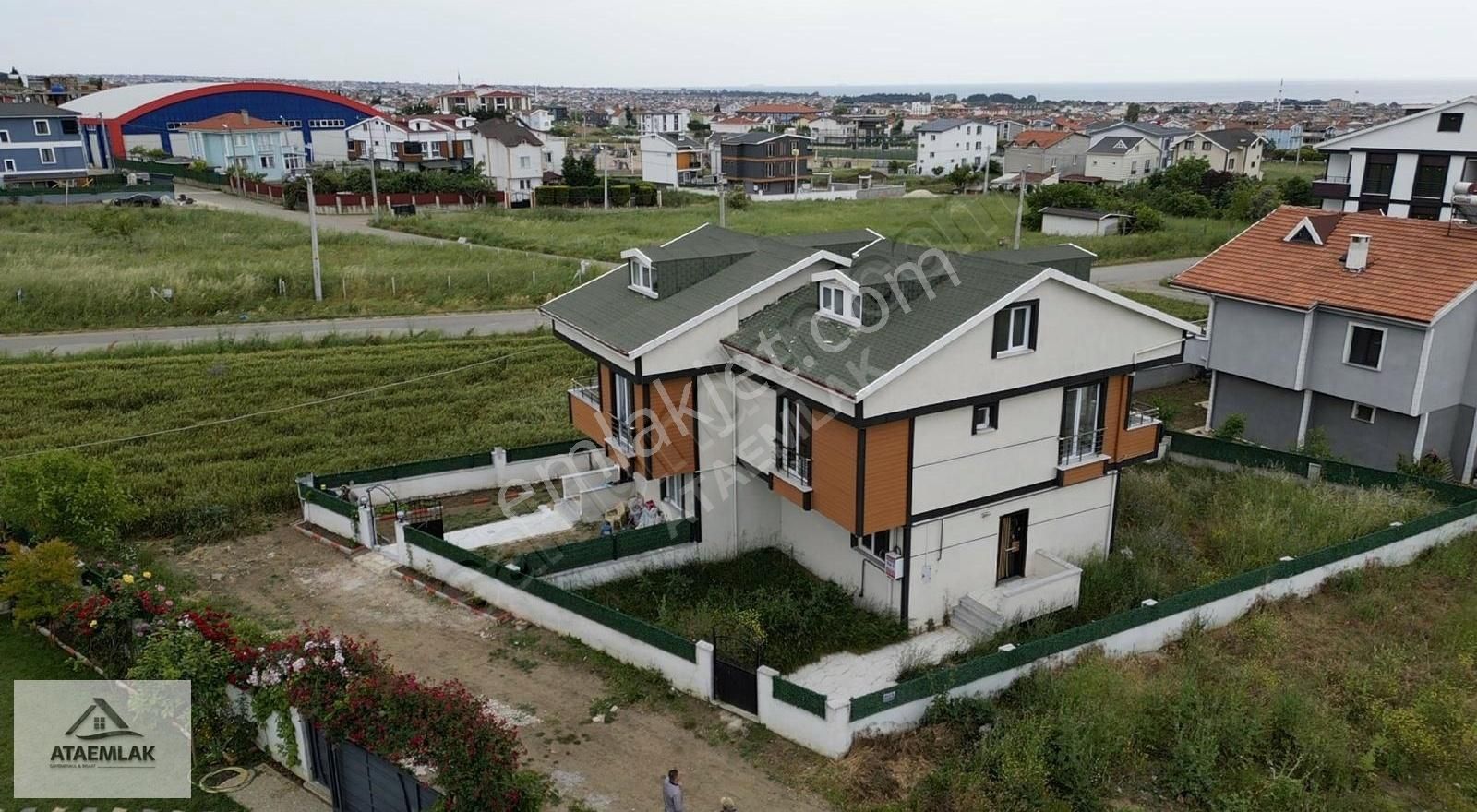 Marmaraereğlisi Yeniçiftlik Satılık Villa ATA GAYRİMENKUL'den KREDİYE UYGUN MERKEZİ KONUMDA 4+1 VİLLA