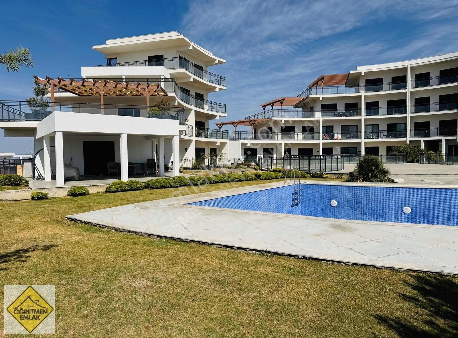 Muhteşem Deniz Manzaralı 2 Oda 1 Salon Geniş Bir Balkonlu Daire - Görsel 2