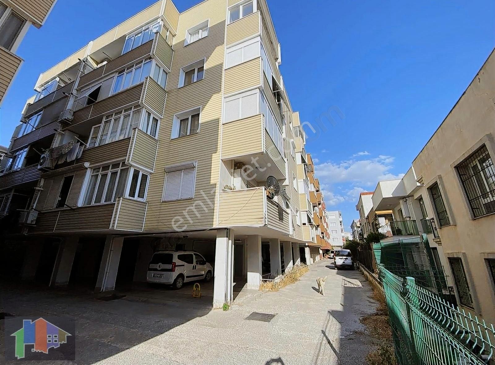 Bornova Atatürk Satılık Daire MERKEZİ KONUMDA SİTE İÇİ OTOPARKLI FULL YAPILI LUX DAİRE