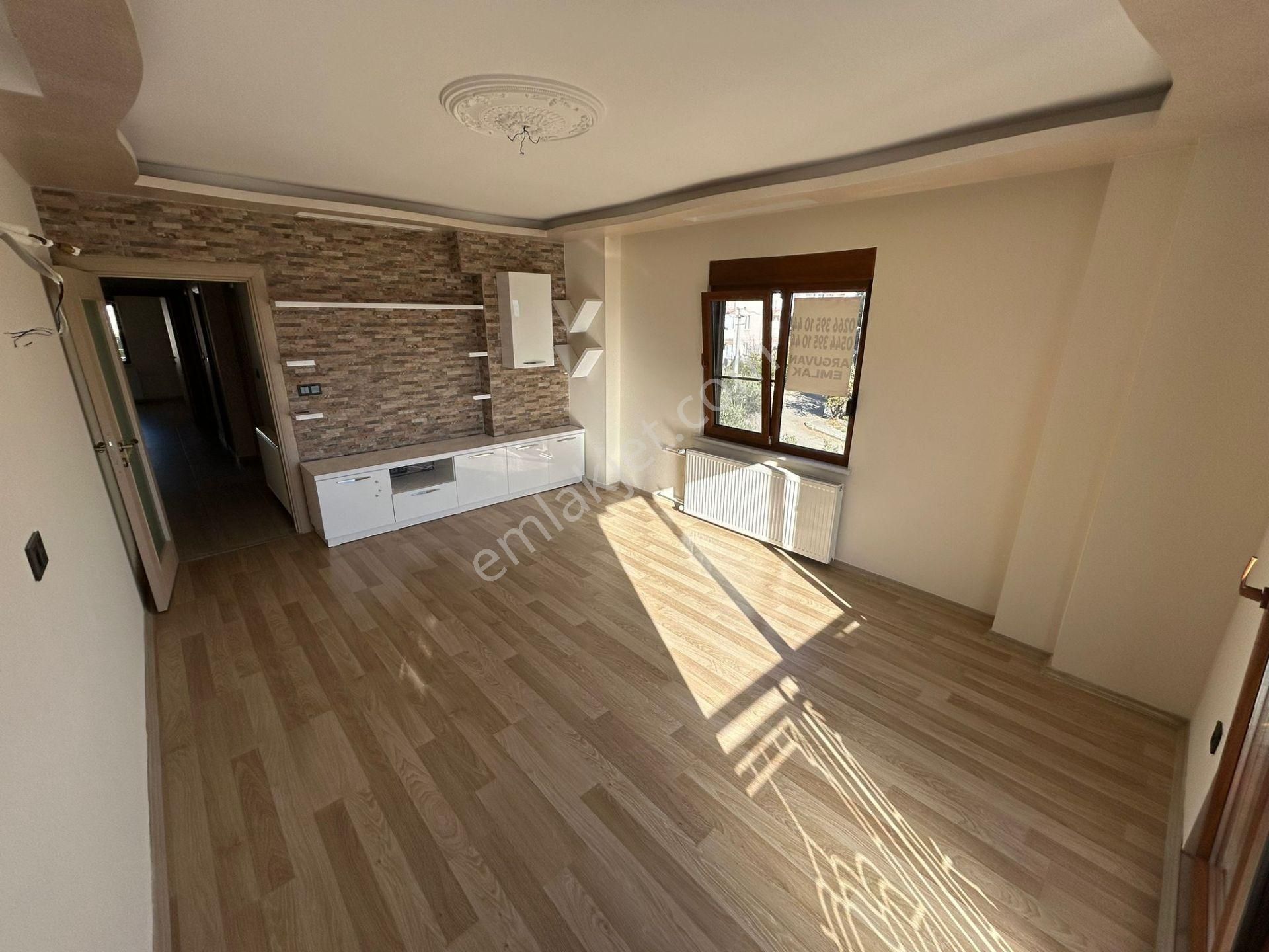 Remak/sul'dan Altınoluk Merkez De Denize 100 Metre Mesafede Satılık 4+1 Daire... - Görsel 26