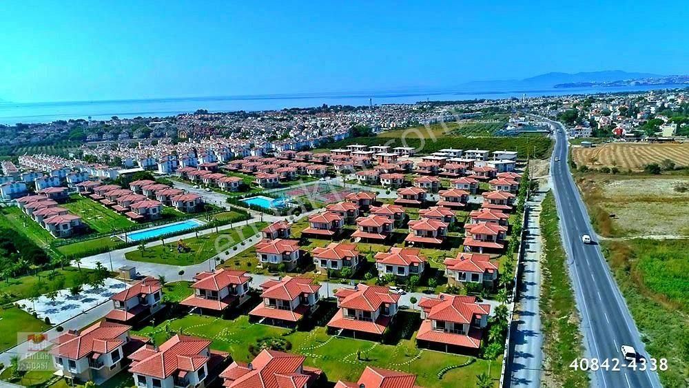 Kuşadası Davutlar Satılık Yazlık  KUŞADASI DAVUTLAR'DA DENİZE 750 METRE GENİŞ BAHÇELİ 3+1 VİLLA