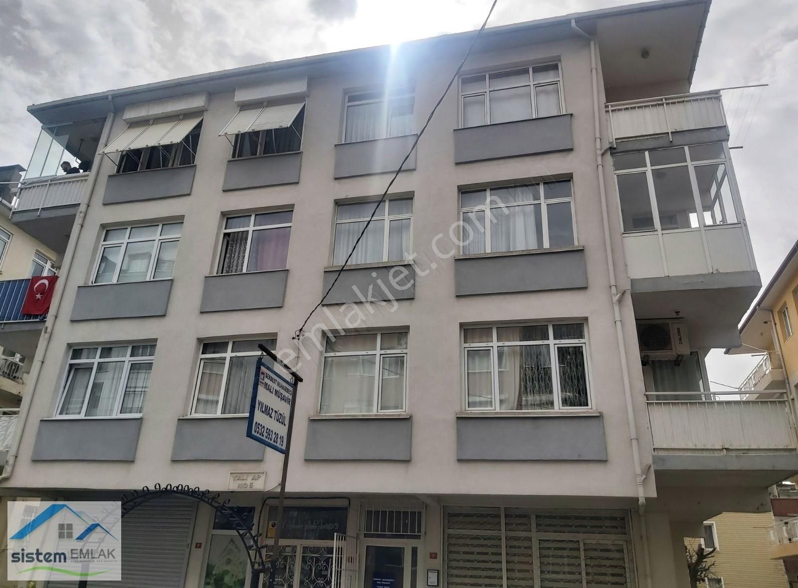 Maltepe Çınar Satılık Daire SISTEMDEN KÜÇUKYALIDA 2+1 90 M2 BAHÇE KATI 2,95000TL