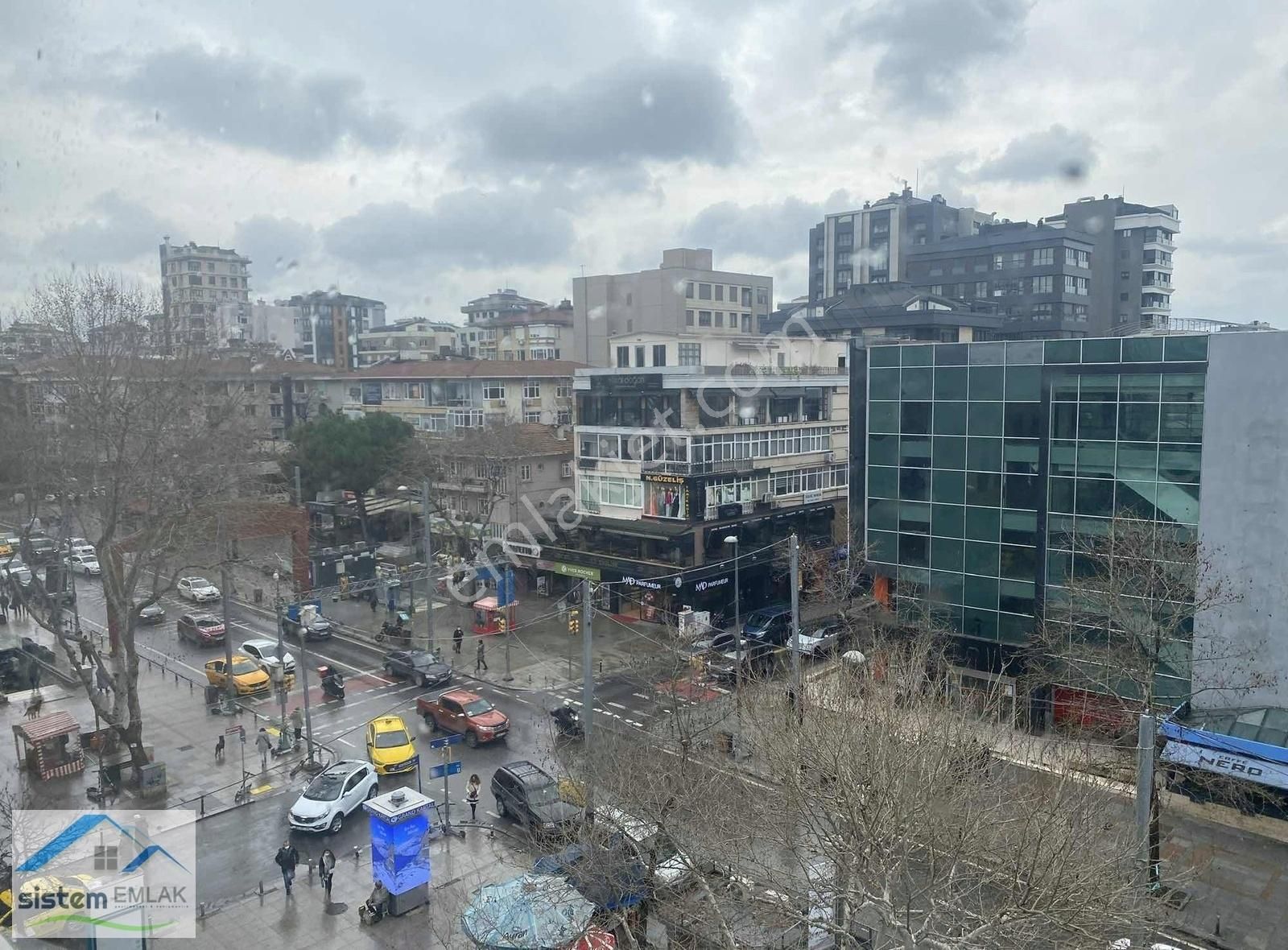 Kadıköy Suadiye Kiralık Dükkan & Mağaza Bağdat caddesi cepheli devirsiz mağaza