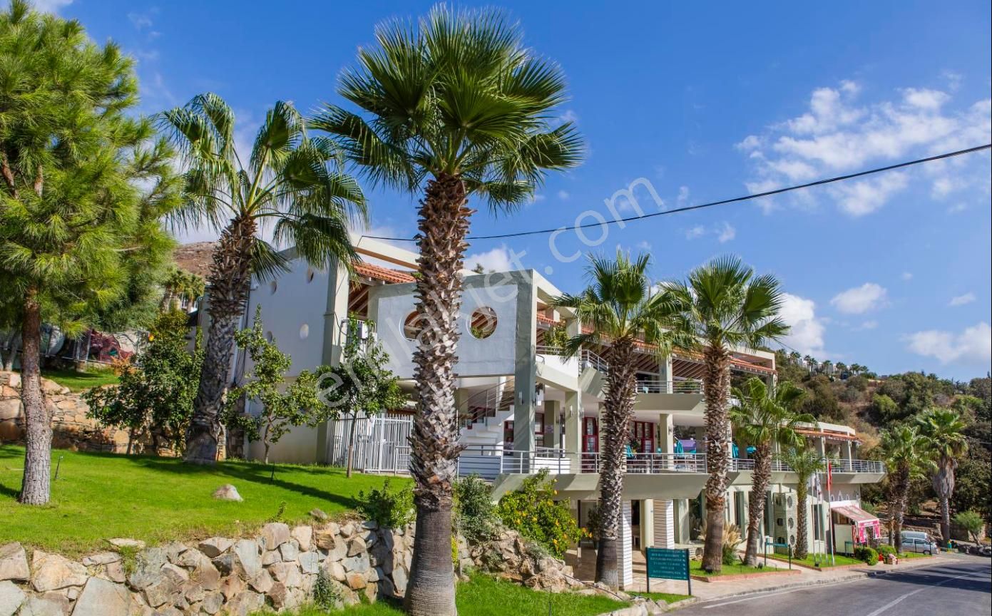 Bodrum Peksimet Günlük Kiralık Devremülk  8 HAZIRAN GİRİŞLİ -ÜST KAT-DENİZ MANZARALI-HAVUZ YANI-RESEPSİYON