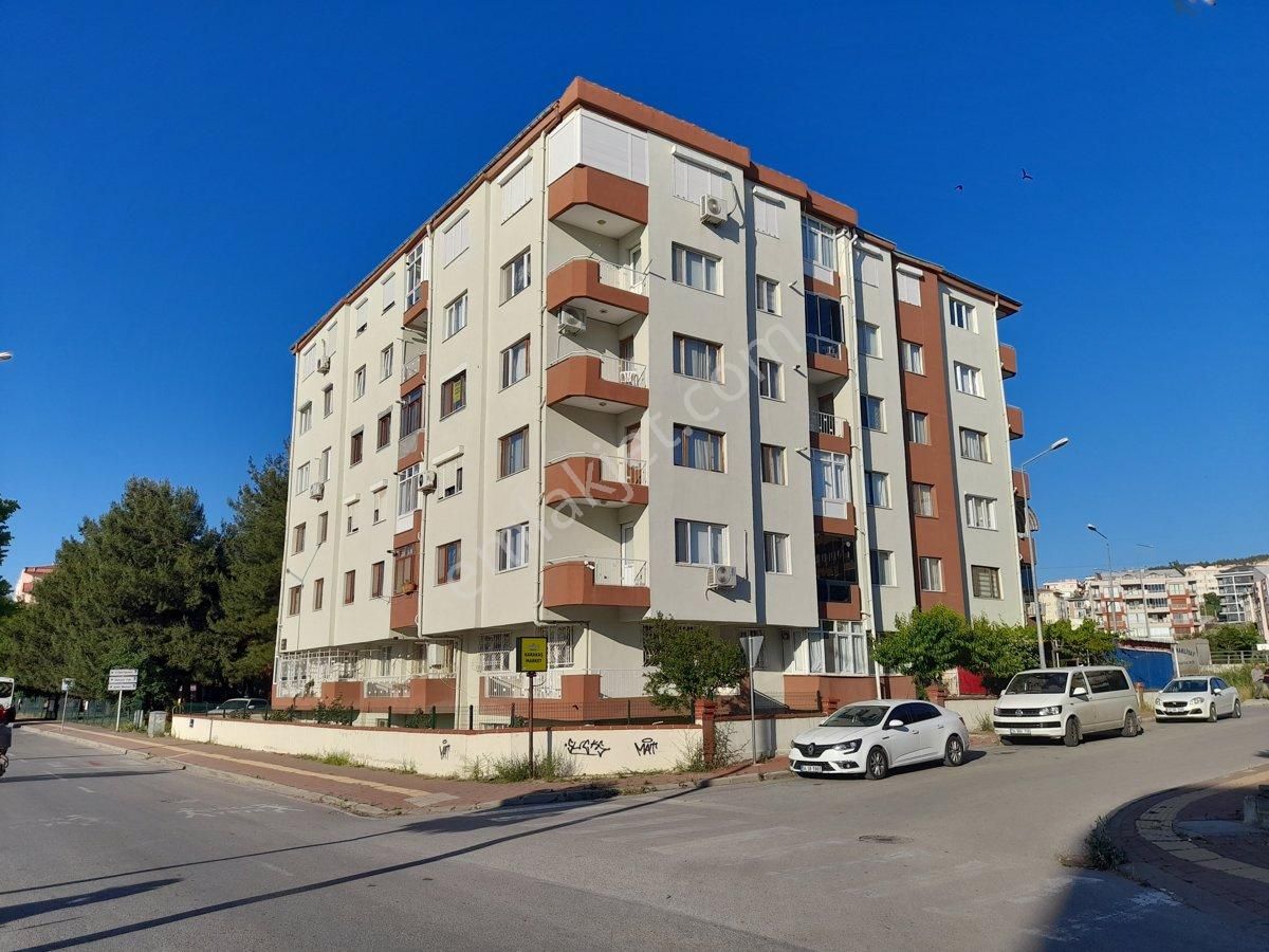 Çanakkale Merkez Barbaros Satılık Daire ÇANAKKALE'DE AVM'YE YAKIN TEMİZ KULLANIŞLI ARA KAT 3+1 SATILIK DAİRE