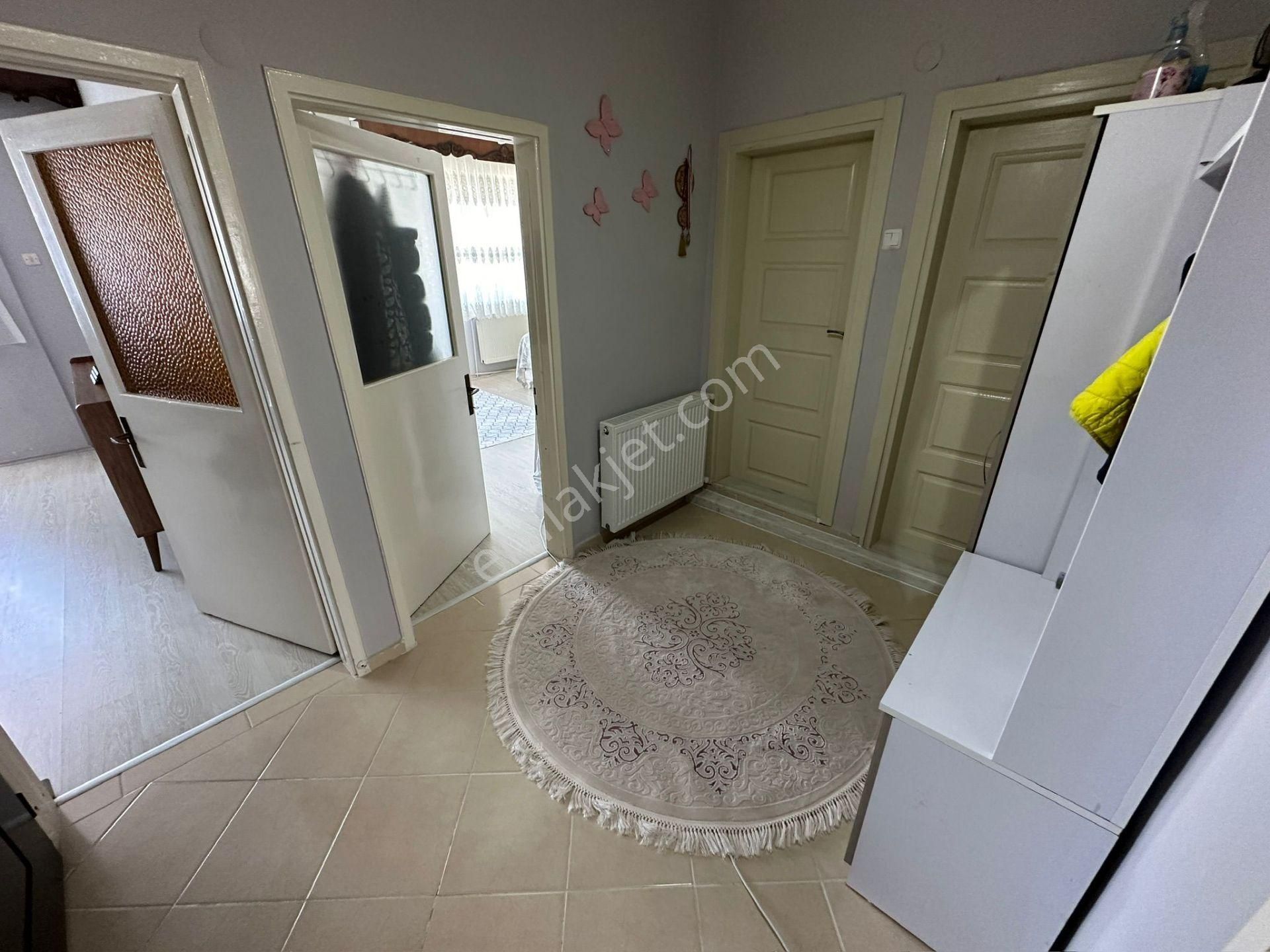 Canik Karşıyaka Satılık Daire  CANİK KARŞIYAKA 3.KAT İSKANLI 120 M² 3+1 MANZARALI FIRSAT DAİRE