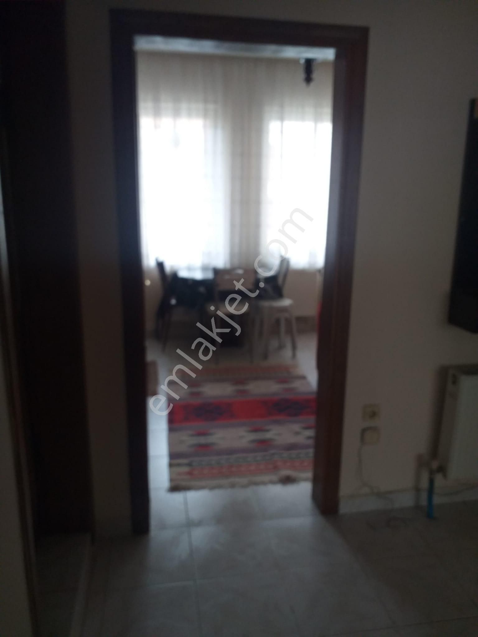 Kırklareli Merkez Karakaş Kiralık Daire  MEVA GAYRİMENKULDEN İŞ BANKASININ ARA SOKAĞINDA FULL EŞYALI 2+0 DAİRE